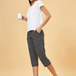 Dreamz by Pantaloons Black Cotton Printed Capris image 5