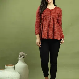 Merira Women Floral Jaipuri Printed V-Neck Cotton Empire Top-picture-57
