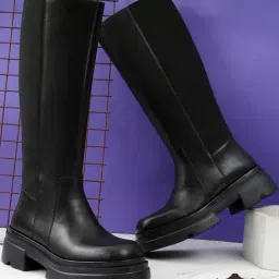 Hoversoul Women's Letizia Black Booties-image-9