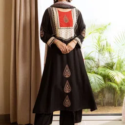 HERE&NOW Ethnic Motifs Printed Panelled Kurta With Palazzos & Dupatta image 2