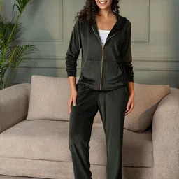 Chelvet Hooded Night suit image 5