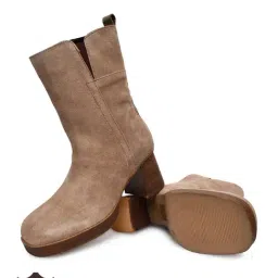 Hoversoul Women's Liza Brown Booties image 4