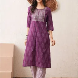 GLOWWORLD Women Floral Printed Round Neck Kurta With Trousers-image-28