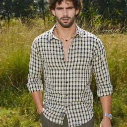 Campus Sutra Green Regular Fit Checks Shirt-image-78