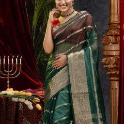 House Of Begum Bottle Green Banarasi Handloom Organza Saree With Blouse Piece image 5
