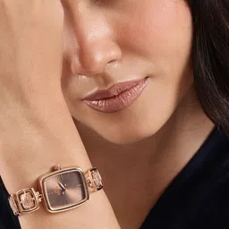 Anouk Women Brass Dial & Textured Straps Analogue Watch-image-66