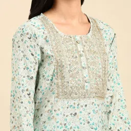 showoffff SHOWOFF Turquoise Cotton Embroidered Kurta Pant Set With Dupatta image 5