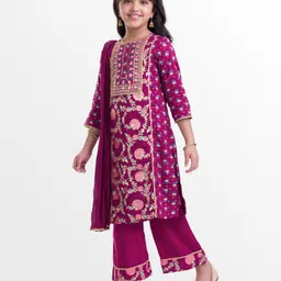 EARTHY TOUCH Cambric Woven Three Fourth Sleeves Kurti Salwar Set with Dupatta Floral Print & Embroidery - Maroon image 2