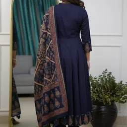 Vastranchal Women Ethnic Motifs Printed Empire Kurta with Trousers & With Dupatta image 2