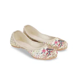DFR Women Printed Mojaris Flats-image-41