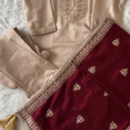 Chandanicollection Women Ethnic Motifs Embroidered Regular Beads and Stones Kurta with Trousers & With image 4