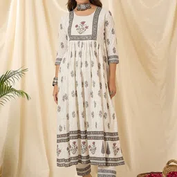 Katn India Women Floral Printed Empire Pure Cotton Kurta with Trousers & With Dupatta image 2