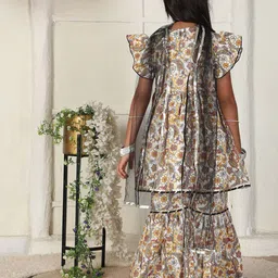 Cutiekins Girls Floral Printed V-Neck Gotta Patti A-Line Kurta With Sharara & Dupatta image 2