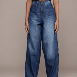 The Roadster Life Co. Women Skater Fit High-Rise Light Fade Jeans-picture-33