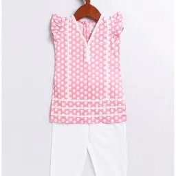 Vastramay Cotton Cap Sleeves Floral Printed Kurta And Pant Set - Pink And White image 3