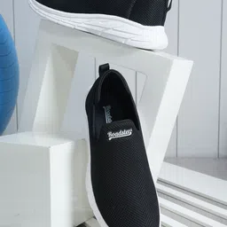 The Roadster Lifestyle Co Men Running Sport Shoes-picture-15