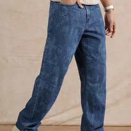 WROGN Men Comfort Relaxed Fit Mid-Rise Light Fade Jeans-picture-38