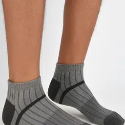 OXYZONE Men Patterned Anti-Slip Ankle-Length Socks image 5