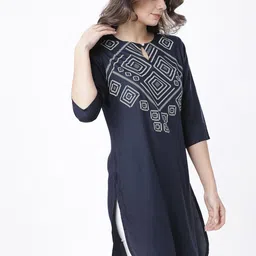 Vishudh Women Navy Blue Printed Tunic image 3