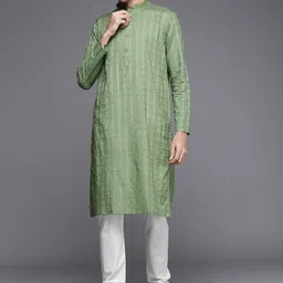 Manyavar Men Green Woven Checked Design Kurta with Churidar-picture-33