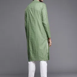 Manyavar Men Green Woven Checked Design Kurta with Churidar image 5