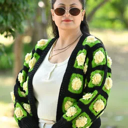 WINDROP SOLUTIONS Women Colourblocked Cardigan with Applique Detail-picture-11