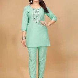 Zanies Embroidered Round Neck Thread Work Pure Cotton Kurta With Trousers image 5