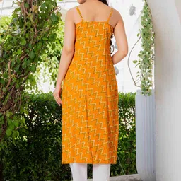 Meeranshi Women Printed Shoulder Straps Kurti image 2