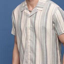 SHOWOFFFF Men Standard Striped Casual Shirt image 3