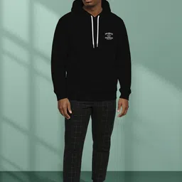 BUYTHATTRENDZ Men Printed Hooded Sweatshirt image 2