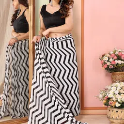 DIVASTRI Striped Embroidered Poly Georgette Ready to Wear Saree image 2