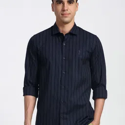 Peter England Casuals Men Slim Fit Vertical Striped Spread Collar Pure Cotton Casual Shirt-picture-35