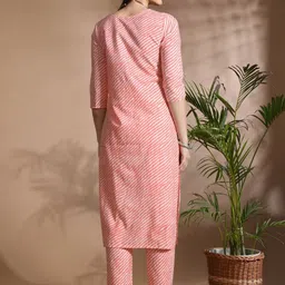 HERE&NOW Women Leheriya Printed Regular Thread Work Kurta with Trousers & With Dupatta image 2