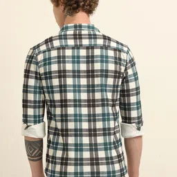 THE BEETEL HOUSE Men Classic Fit Checked Spread Collar Casual Shirt image 3