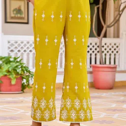Moda Rapido Embroidered V-Neck Tunic With Trouser image 2