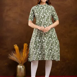 Fashion Petals Women Ethnic Motifs Printed Round Neck Side Slits Kurta-image-27