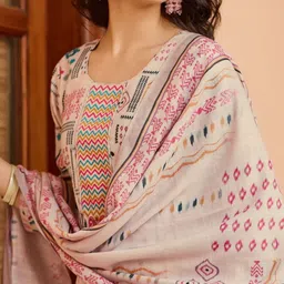 Siya Fashion Women Printed Regular Kurta with Trousers & With Dupatta image 3