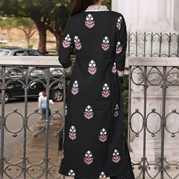 Aaghnya Women Floral Printed Kurta with Palazzo & Dupatta image 3