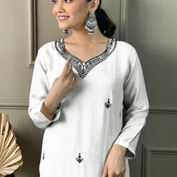 ejoty fashion Embroidered Chanderi Cotton Straight Kurta With Trousers & Dupatta image 2