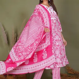 SARAI CREATIONS Women Floral Printed Pure Cotton Kurta with Trouser & Dupatta image 3