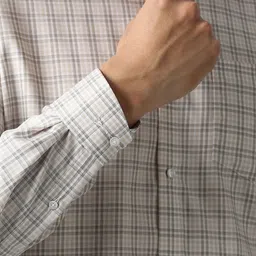 Van Heusen Spread Collar Checked Pure Cotton Formal Shirt image 5