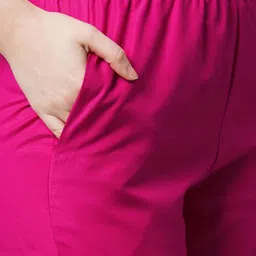 Aaghnya Women Viscose Rayon Printed Kurta Sets image 2