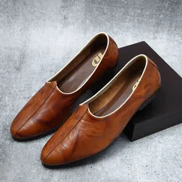 ID Men Tan Ethnic Leather Mojaris-image-20