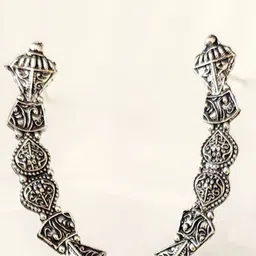 Piu Jewels Rhodium-Plated Teardrop Shaped Oxidised Ear Cuffs image 5