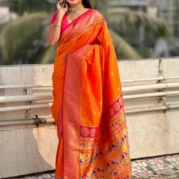 ELITE WEAVES Woven Design Zari Silk Blend Paithani Saree image 3