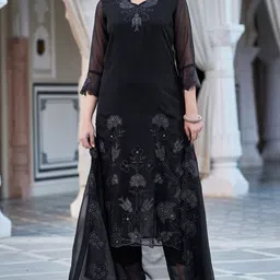 little heaven Women Floral Embroidered Regular Thread Work Kurta with Trousers & With Dupatta image 2