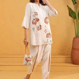 MISRI Embroidered Mandarin Collar Tunic With Trousers image 3