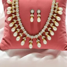 sri jagdamba pearls dealer Sri Jagdamba Pearls Gloryveil Pearl Necklace Set-picture-49