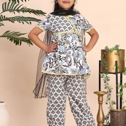 Cutiekins Girls Printed Gotta Patti Kurta with Trousers & Dupatta-picture-39