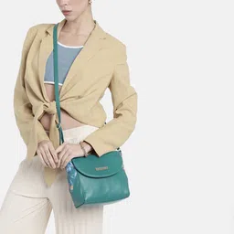 Caprese Vanilla Women Green Medium Sling Bag image 5